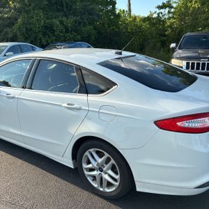 FORD FUSION SE - 5
