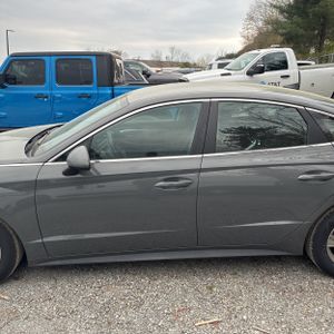 HYUNDAI SONATA SE - 4