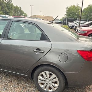 صورة 6 لـ 2013 KIA FORTE EX