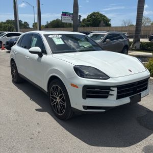 2025 Porsche CAYENNE thumbnail 12