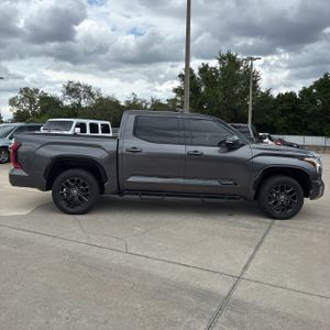 TOYOTA TUNDRA - 10