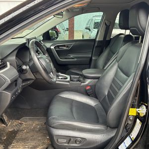 2021 Toyota RAV4 XLE PREMIUM thumbnail 32