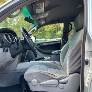 2005 Toyota 4RUNNER SR5 thumbnail 32