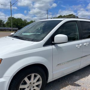 CHRYSLER TOWN AND COUNTRY TOURING - 2