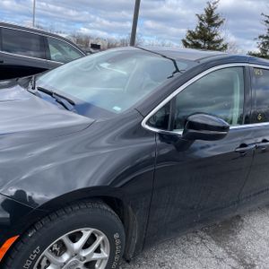 CHRYSLER PACIFICA TOURING L - 2