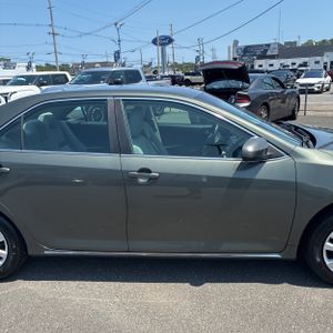 2012 Toyota CAMRY LE — миниатюра 11