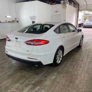 FORD FUSION SE - 8
