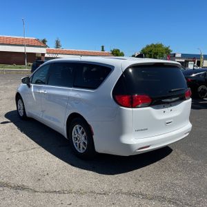 CHRYSLER VOYAGER LX - 5