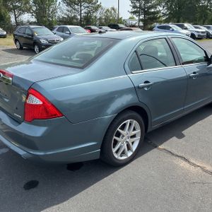 FORD FUSION SEL - 9