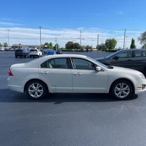 FORD FUSION SE - 10