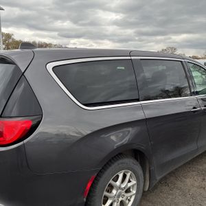 CHRYSLER VOYAGER LX - 9