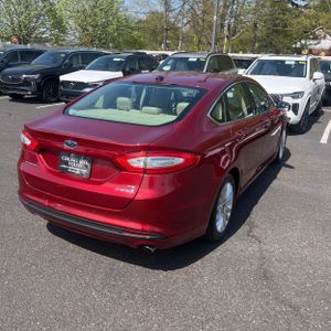 FORD FUSION HYBRID SE - 8
