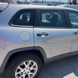 JEEP CHEROKEE SPORT - 9