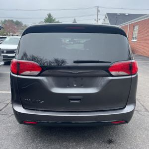 CHRYSLER PACIFICA TOURING - 5