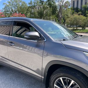 صورة 13 لـ 2018 Toyota HIGHLANDER XLE