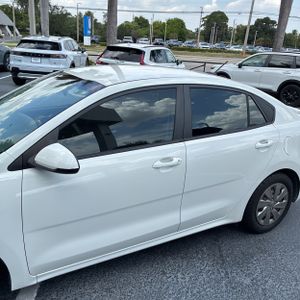 2020 KIA RIO LX photo 4