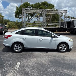 FORD FOCUS SE - 10