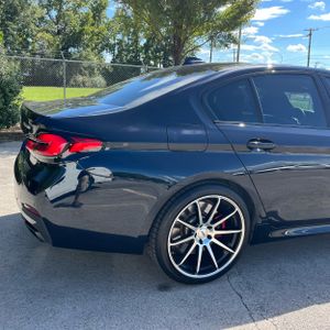 صورة 9 لـ 2023 BMW M550 I XDRIVE