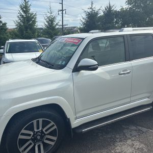 2016 Toyota 4RUNNER LIMITED photo 2