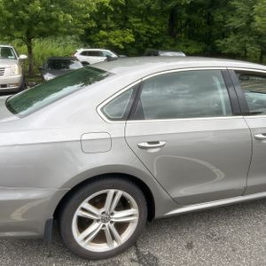 2014 Volkswagen PASSAT 2.0L TDI SE photo 9
