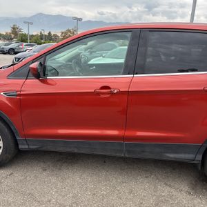 صورة 4 لـ 2019 FORD ESCAPE SE