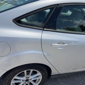 FORD FOCUS SE - 9