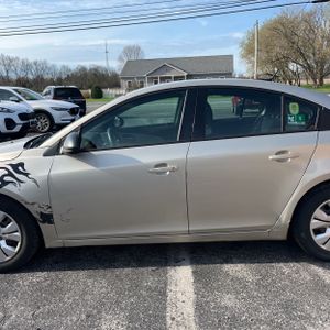 CHEVROLET CRUZE LS AUTO - 4