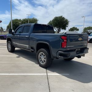 CHEVROLET SILVERADO 2500HD HIGH COUNTRY - 4