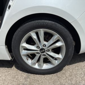 صورة مصغرة 16 لـ 2011 KIA OPTIMA EX