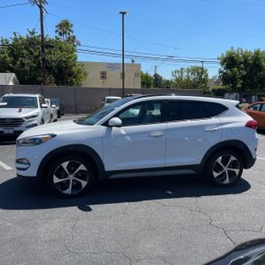 HYUNDAI TUCSON VALUE - 3