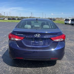 HYUNDAI ELANTRA GLS - 7