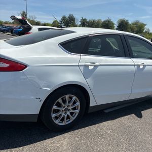 FORD FUSION S - 9