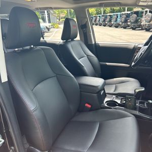 صورة مصغرة 32 لـ 2023 Toyota 4RUNNER TRD PRO