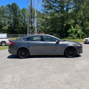 FORD FUSION SE - 10