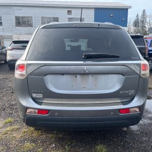 MITSUBISHI OUTLANDER GT - 7