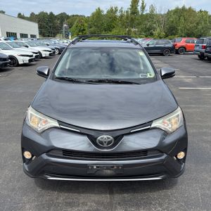 صورة 14 لـ 2017 Toyota RAV4 XLE