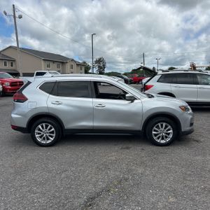 2018 Nissan ROGUE SV — фото 10