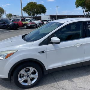 FORD ESCAPE SE - 2