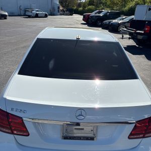 MERCEDES-BENZ E-CLASS - 8