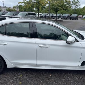 2023 Genesis G70 3.3T STANDARD — миниатюра 11