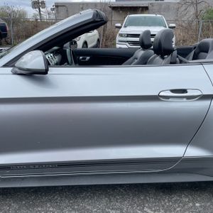 FORD MUSTANG ECOBOOST PREMIUM - 3