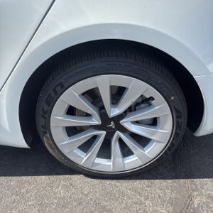 2023 Tesla MODEL 3 BASE 缩略图 18