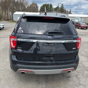 FORD EXPLORER XLT - 7