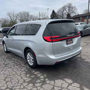 CHRYSLER PACIFICA TOURING L - 5