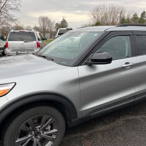 FORD EXPLORER XLT - 2