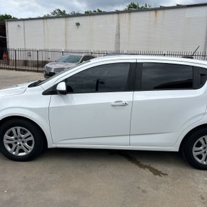 CHEVROLET SONIC LT - 4