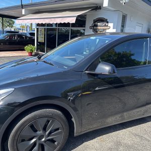 TESLA MODEL Y LONG RANGE - 2