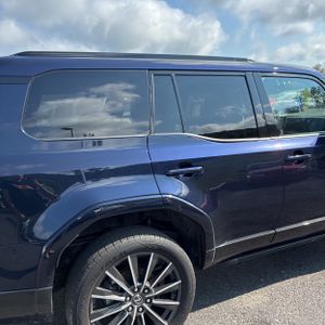 صورة 9 لـ 2024 Lexus GX 550 LUXURY+