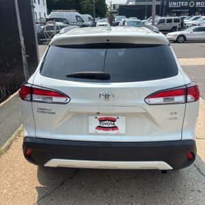 2023 Toyota COROLLA CROSS LE photo 6