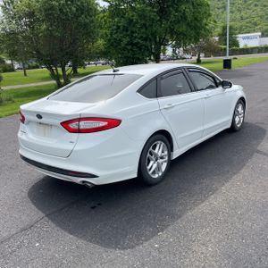 FORD FUSION SE - 8